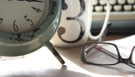 czas pracy zegarek praca klawiatura okulary kubek