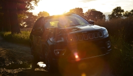 Jeep samochód terenowy