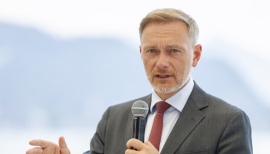 Christian Lindner mężczyzna w garniturze minister