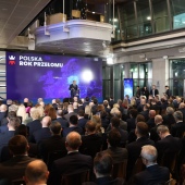 Donald Tusk pełna sala przemówienie